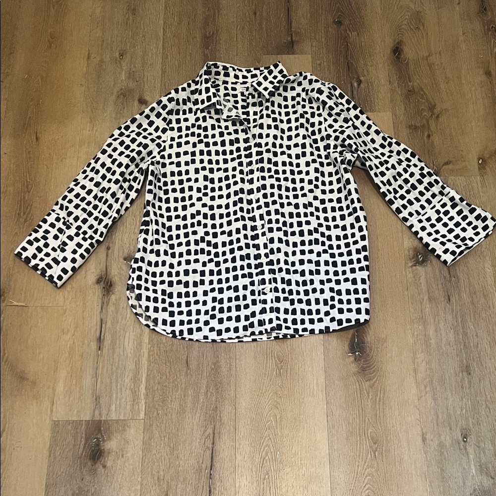 Chico’s Black and White Shirt Size 12 Quarter Sleeve